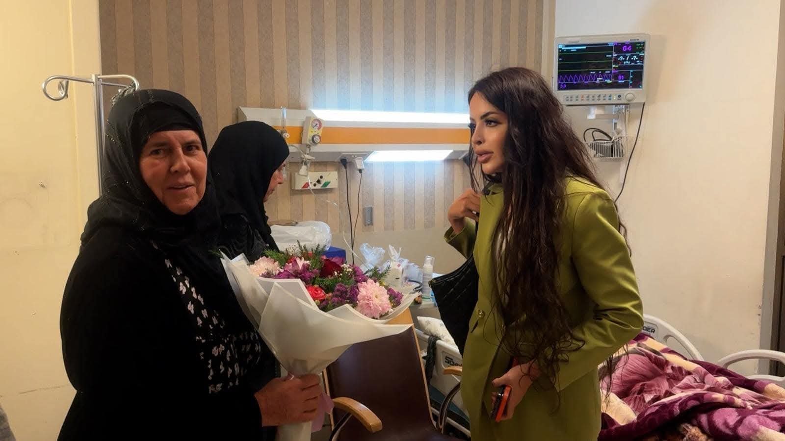 سەردانی کردنی دایکی نیشتیمان خان